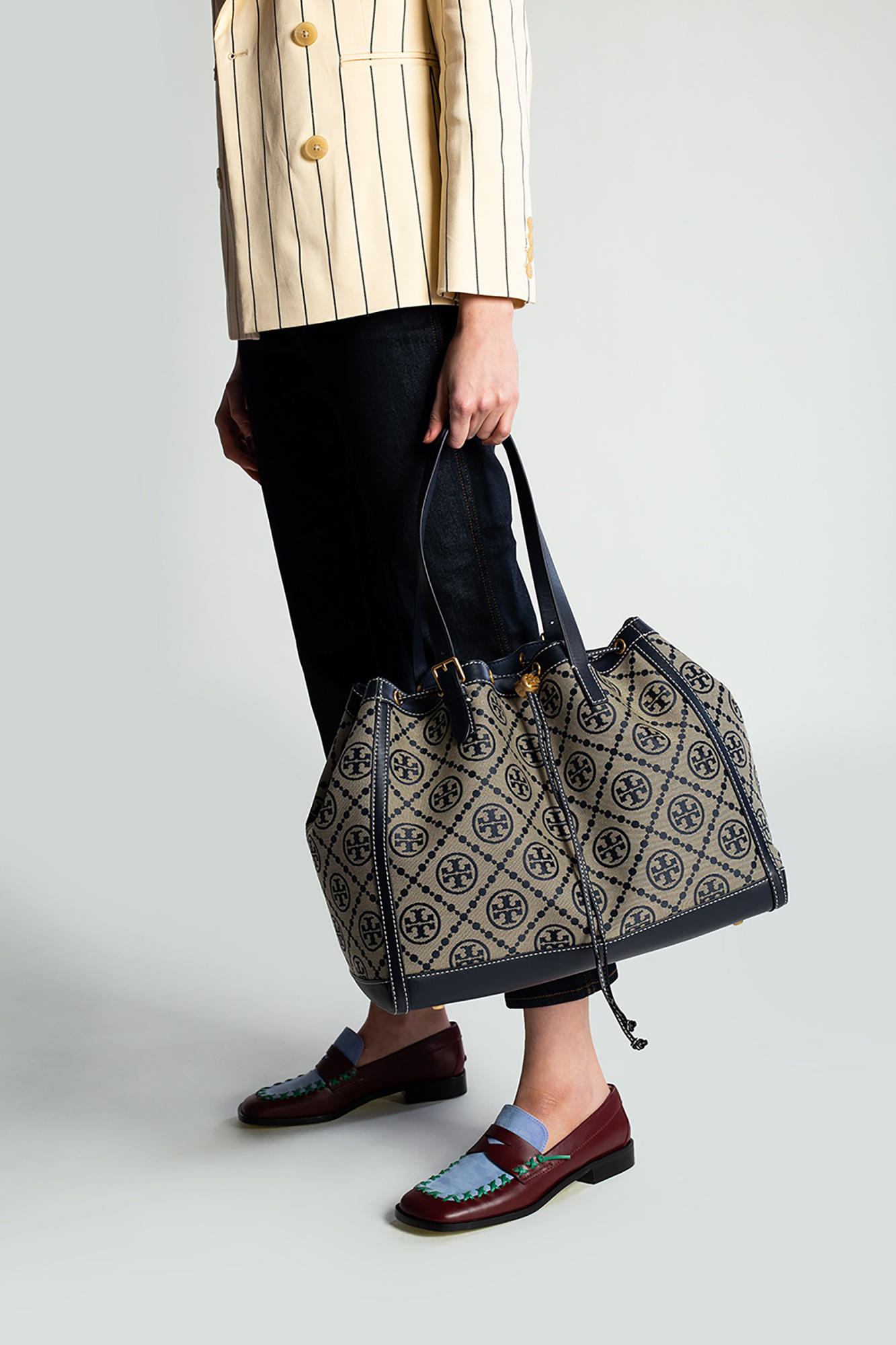 T monogram discount tote tory burch